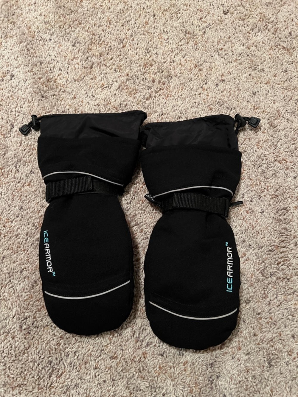 3M Thinsulate Black Insulated Winter Mittens